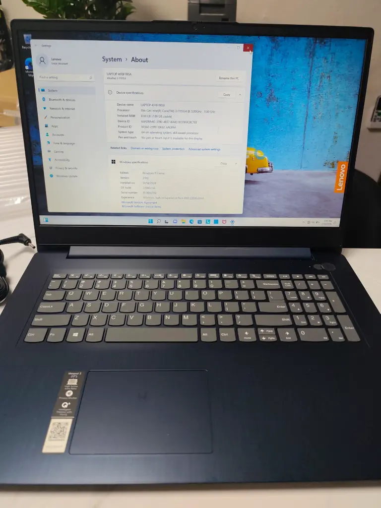 Laptop lenovo i3 1115G 8RAM SSD256, 1TB discos